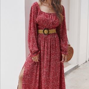 Pretty red square neck dress! ❤️